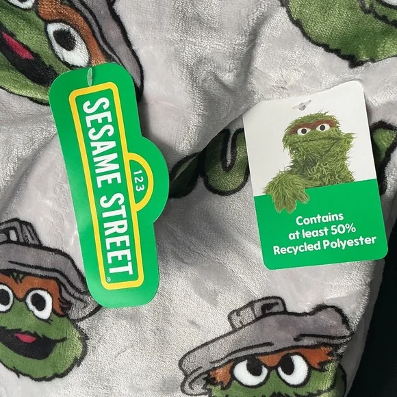 Sesame Street Gray and Green Oscar The Grouch Plush Throw Blanket - Picture 2 of 5